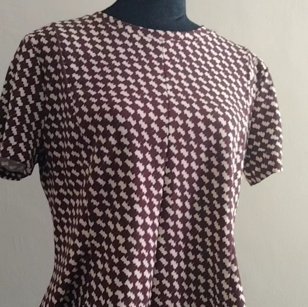 NWT Ann Taylor Peplum Maroon and Ivory Short Sleeve Blouse